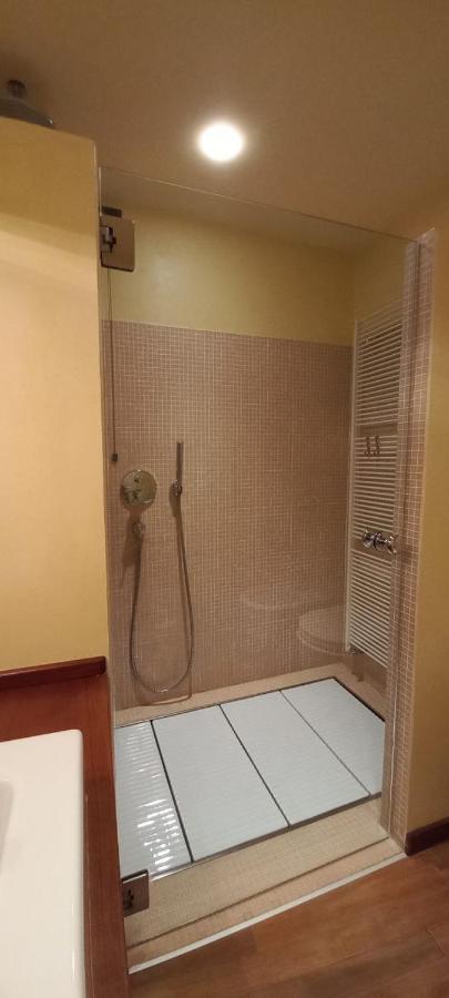 Daisy Apartment In Centro A Como Zewnętrze zdjęcie