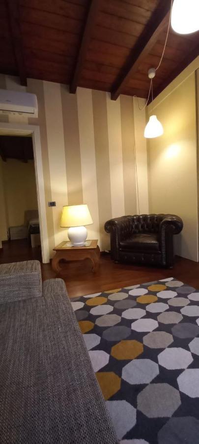 Daisy Apartment In Centro A Como Zewnętrze zdjęcie