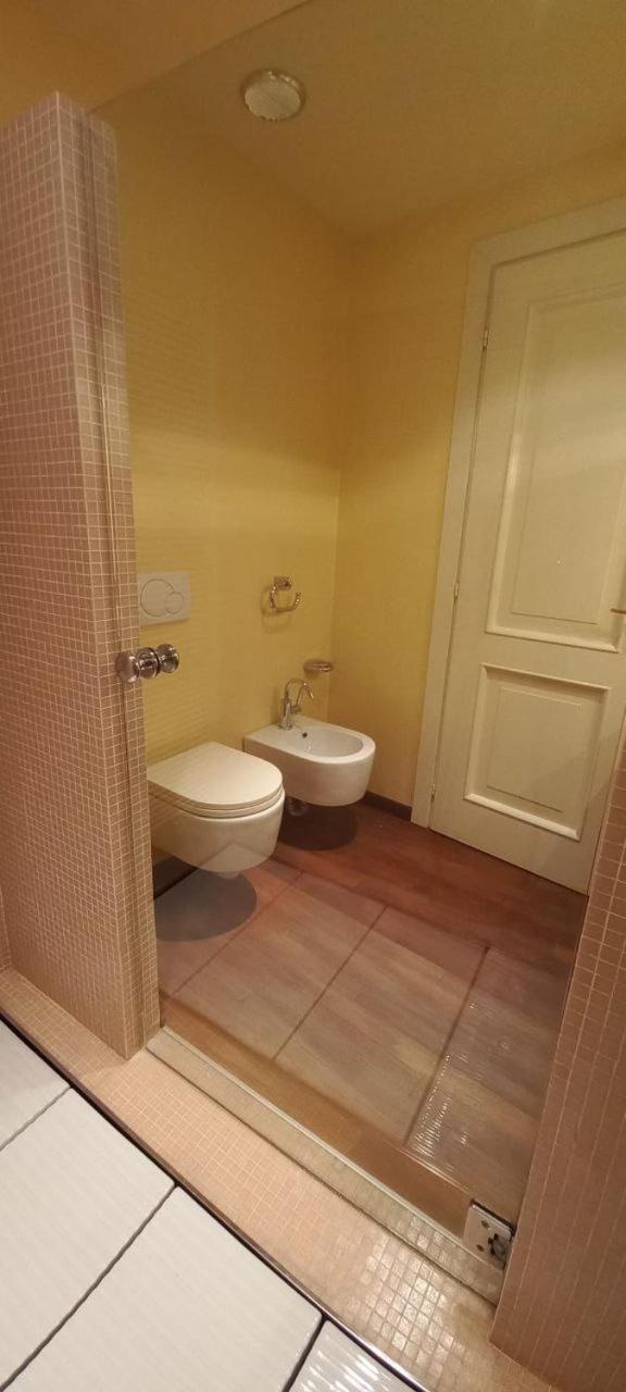 Daisy Apartment In Centro A Como Zewnętrze zdjęcie