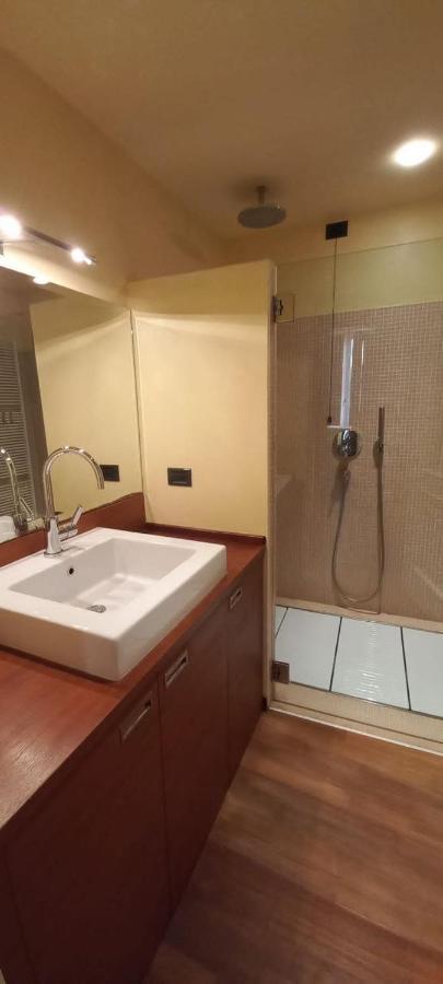 Daisy Apartment In Centro A Como Zewnętrze zdjęcie