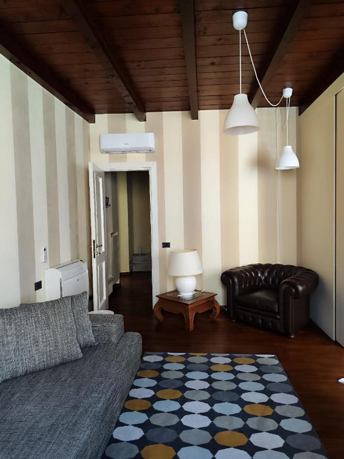 Daisy Apartment In Centro A Como Zewnętrze zdjęcie